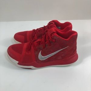 Kyrie 3 university red Size 2y 869985-601